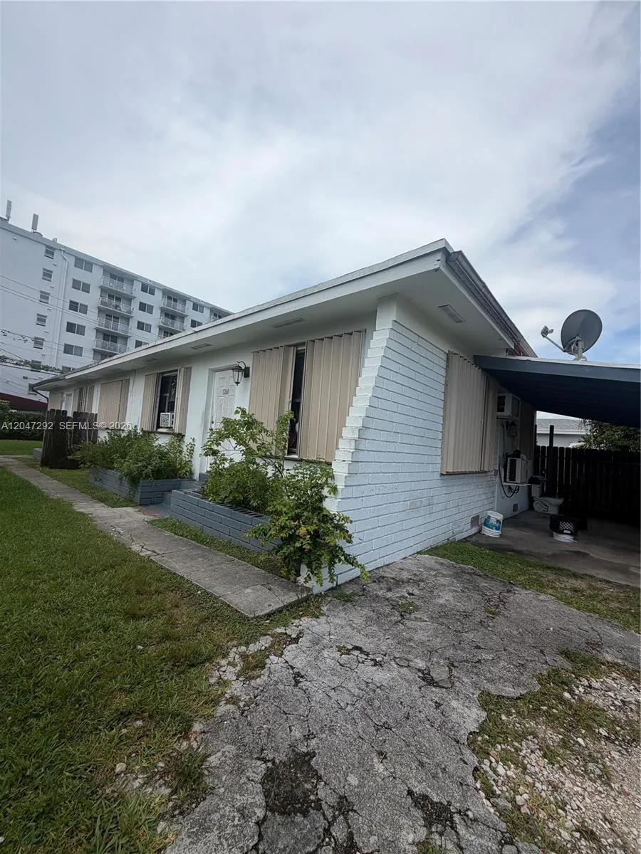 1258 NE 109th St Miami, FL 33161