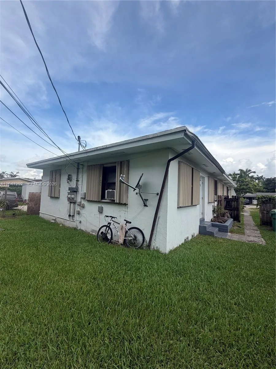 1258 NE 109th St Miami, FL 33161