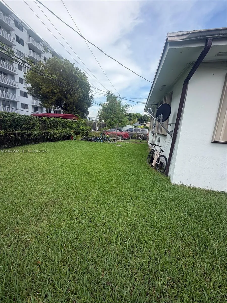 1258 NE 109th St Miami, FL 33161