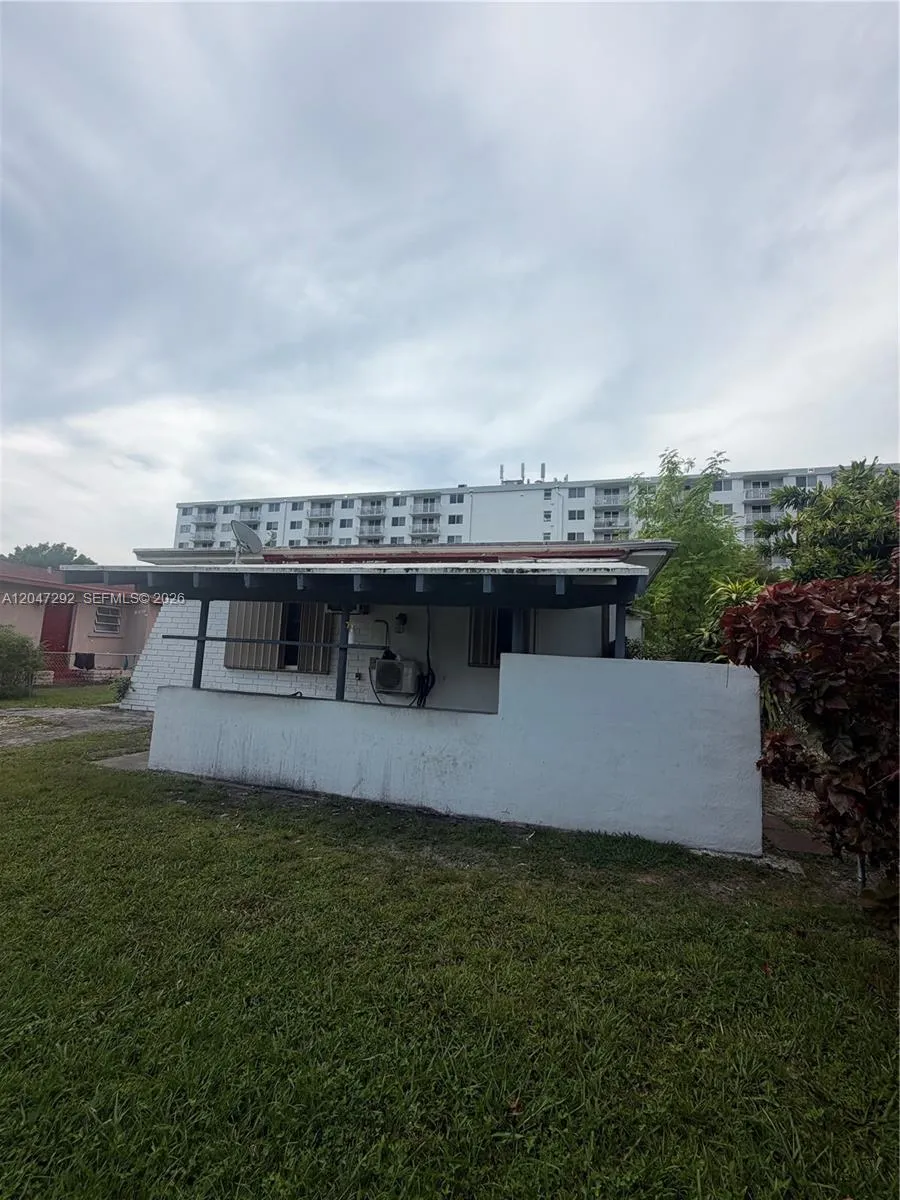 1258 NE 109th St Miami, FL 33161
