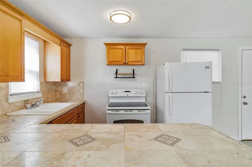 809 ILLINOIS AVENUE Palm Harbor, FL 34683