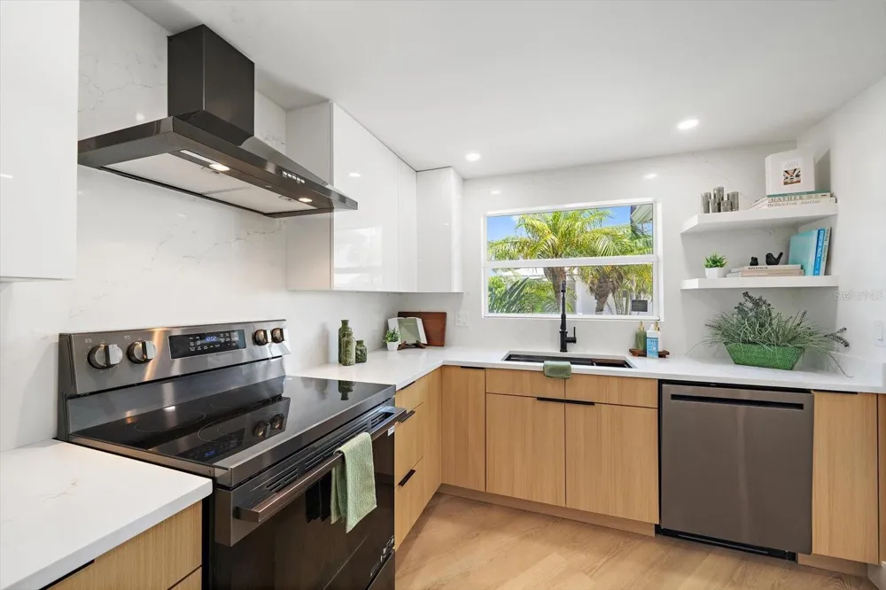 578 SPANISH DRIVE S Longboat Key, FL 34228