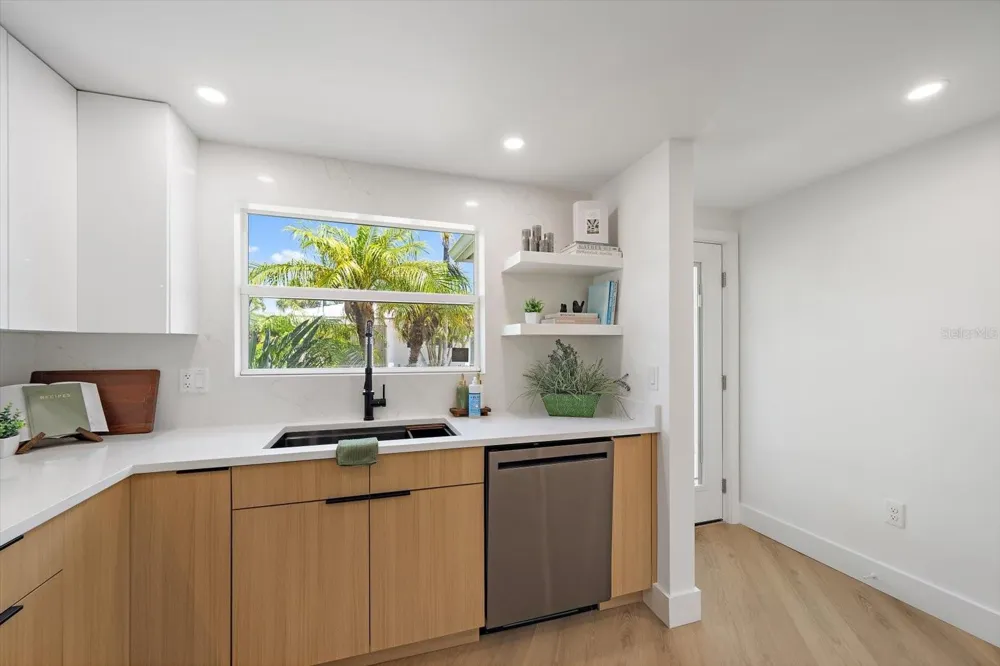 578 SPANISH DRIVE S Longboat Key, FL 34228