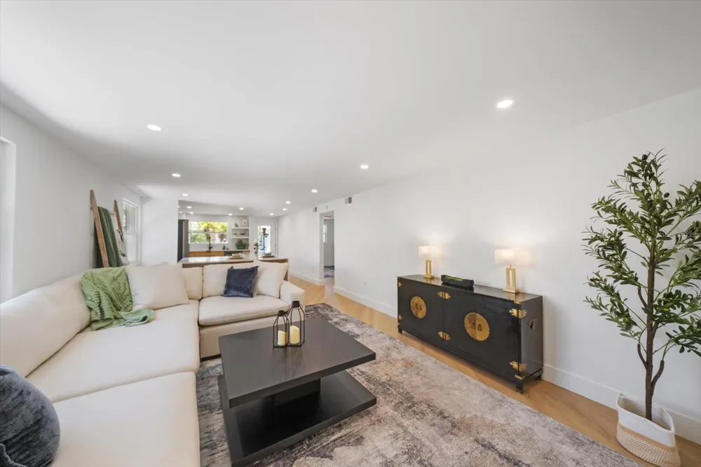 578 SPANISH DRIVE S Longboat Key, FL 34228