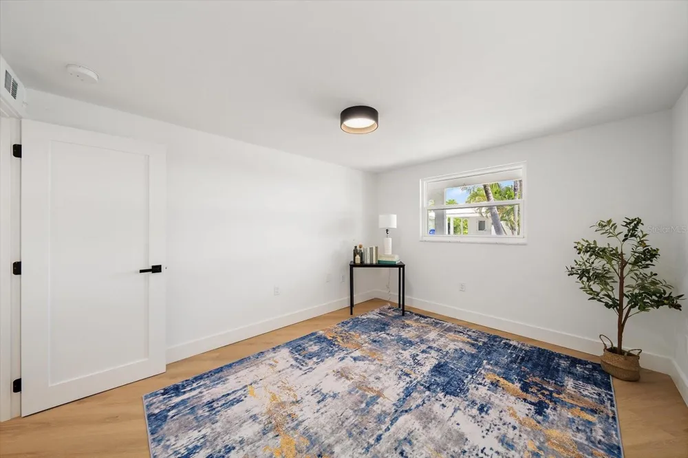 578 SPANISH DRIVE S Longboat Key, FL 34228
