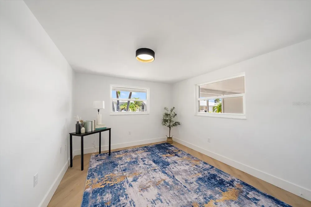 578 SPANISH DRIVE S Longboat Key, FL 34228