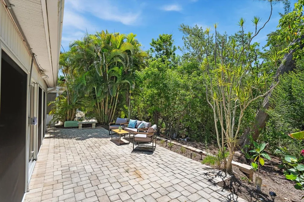 578 SPANISH DRIVE S Longboat Key, FL 34228