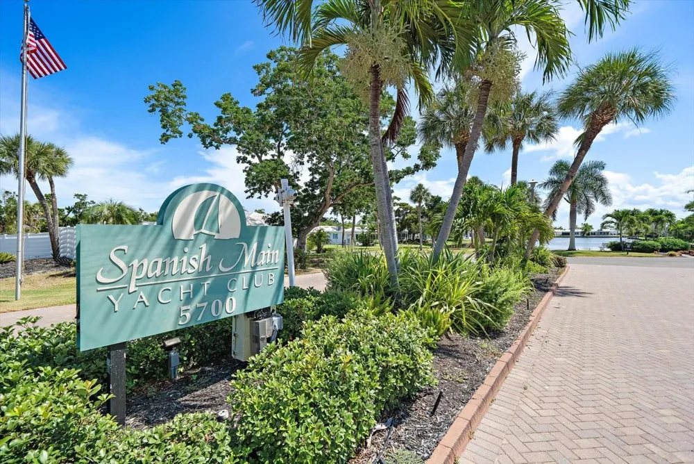 578 SPANISH DRIVE S Longboat Key, FL 34228