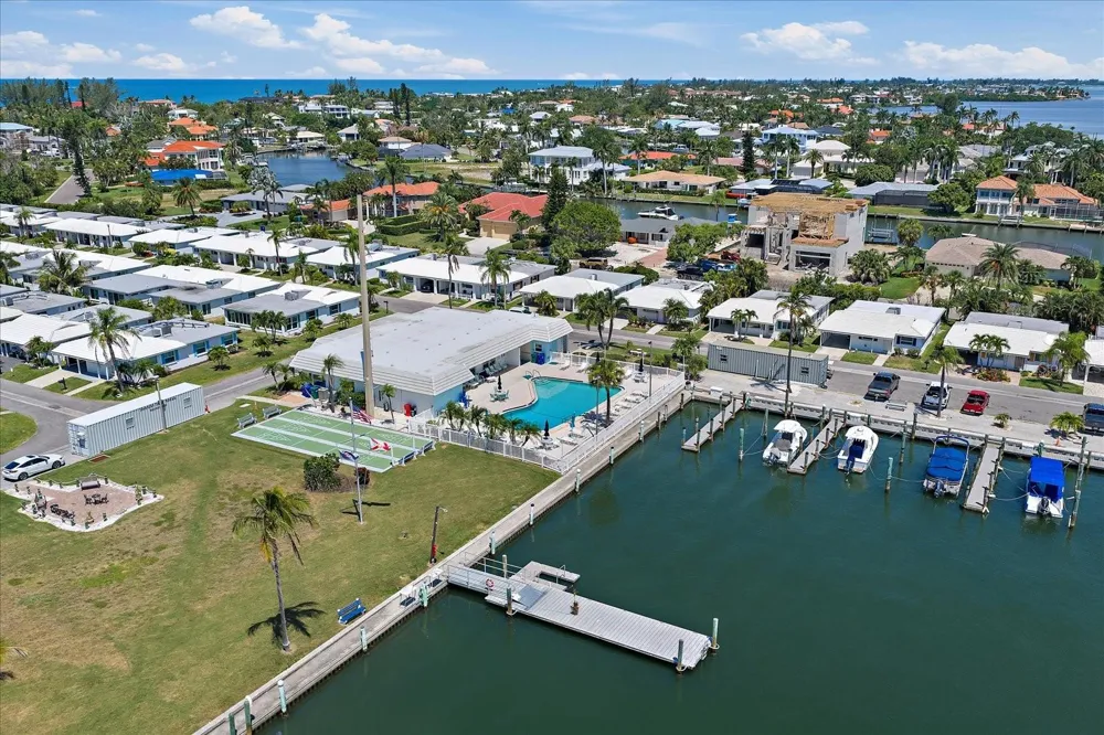 578 SPANISH DRIVE S Longboat Key, FL 34228