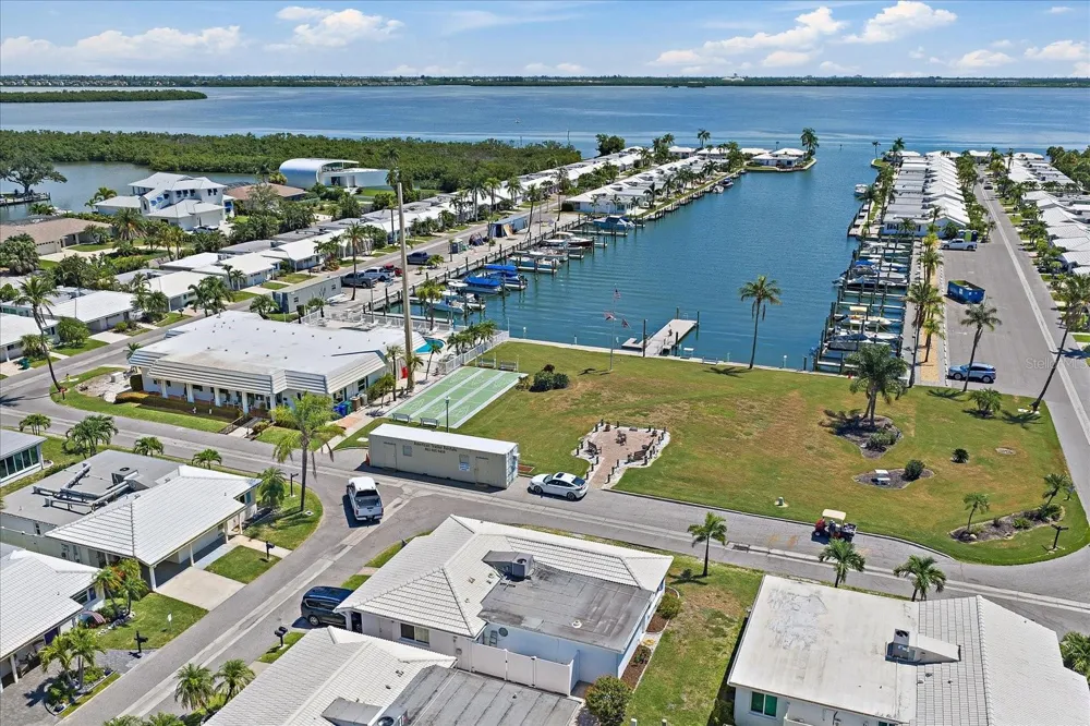 578 SPANISH DRIVE S Longboat Key, FL 34228