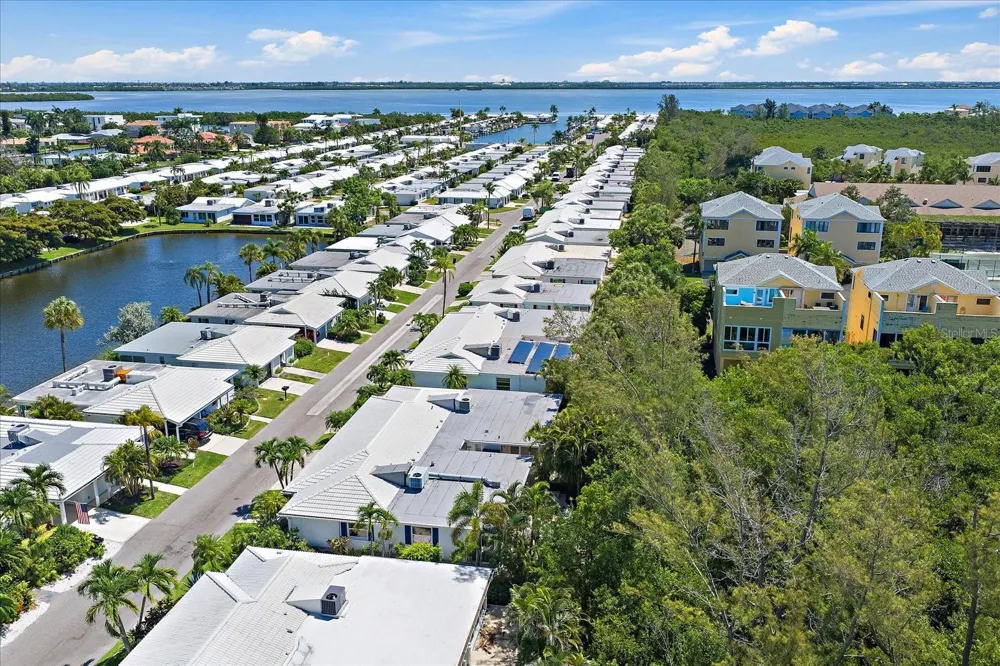578 SPANISH DRIVE S Longboat Key, FL 34228
