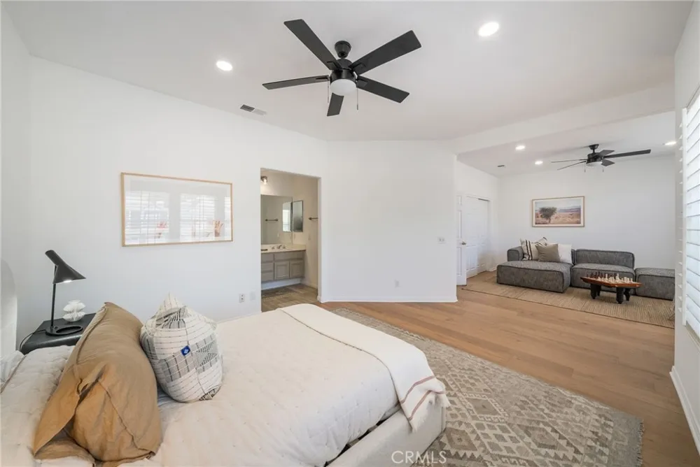 25842 Elderbrook Laguna Hills, CA 92653
