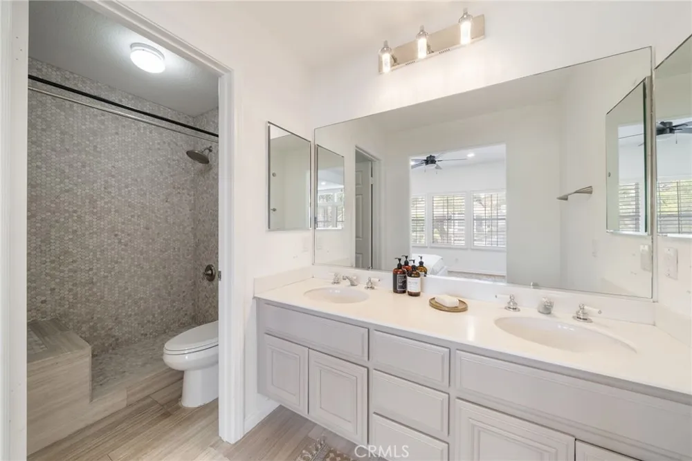 25842 Elderbrook Laguna Hills, CA 92653