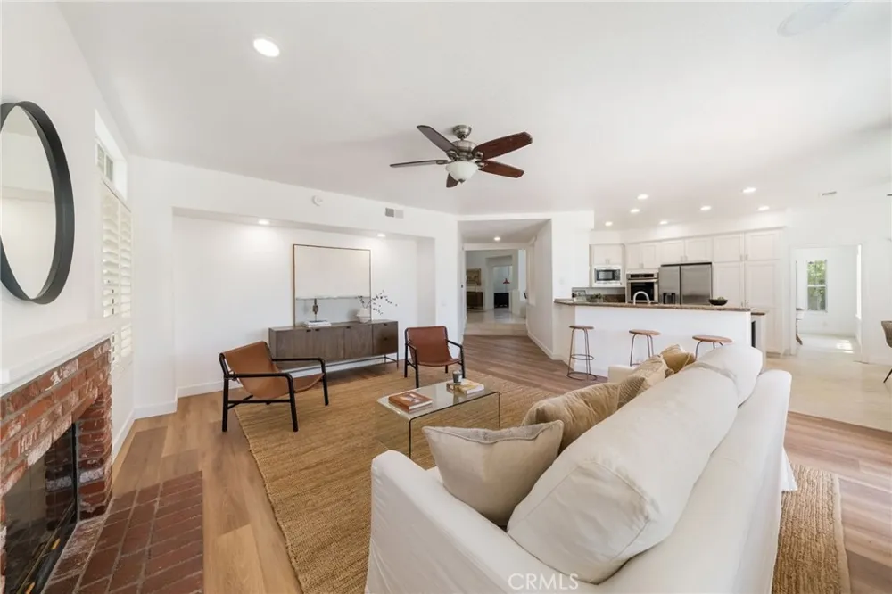 25842 Elderbrook Laguna Hills, CA 92653