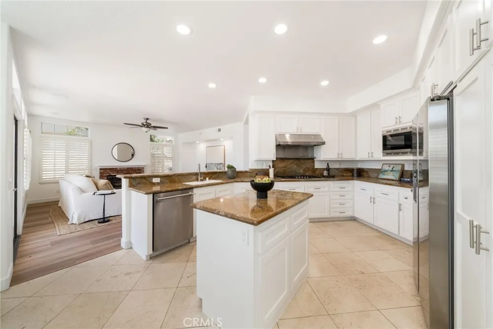 25842 Elderbrook Laguna Hills, CA 92653
