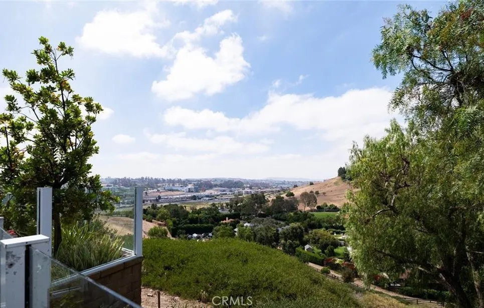 25842 Elderbrook Laguna Hills, CA 92653