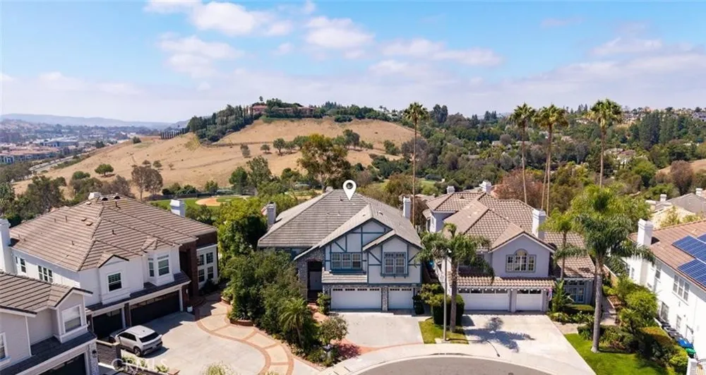 25842 Elderbrook Laguna Hills, CA 92653