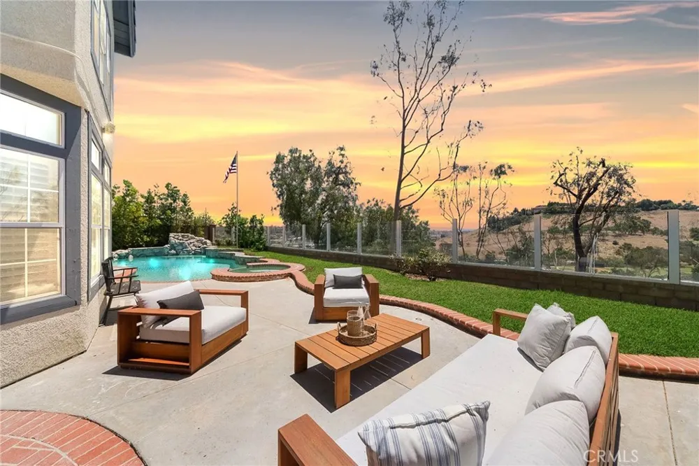 25842 Elderbrook Laguna Hills, CA 92653