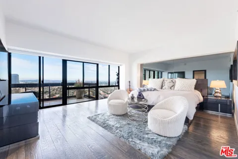 10445 Wilshire Boulevard #1905