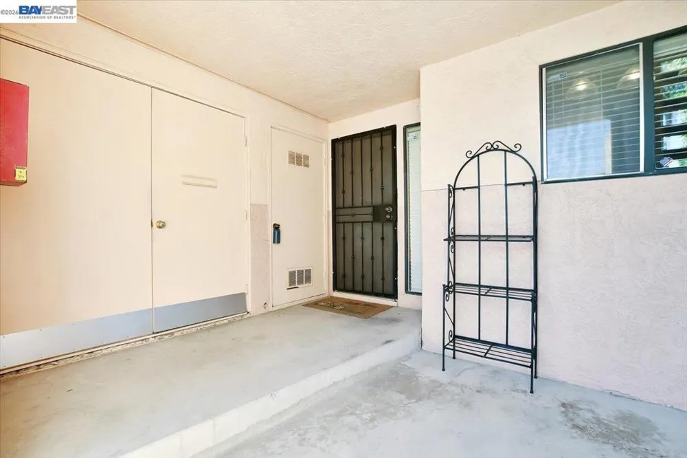 2280 Renwick Ln Antioch, CA 94509