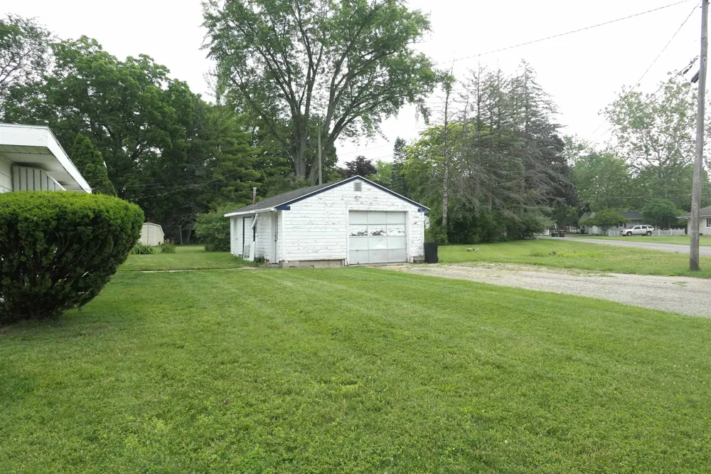 135 Riverside Drive Alma City, MI 48801