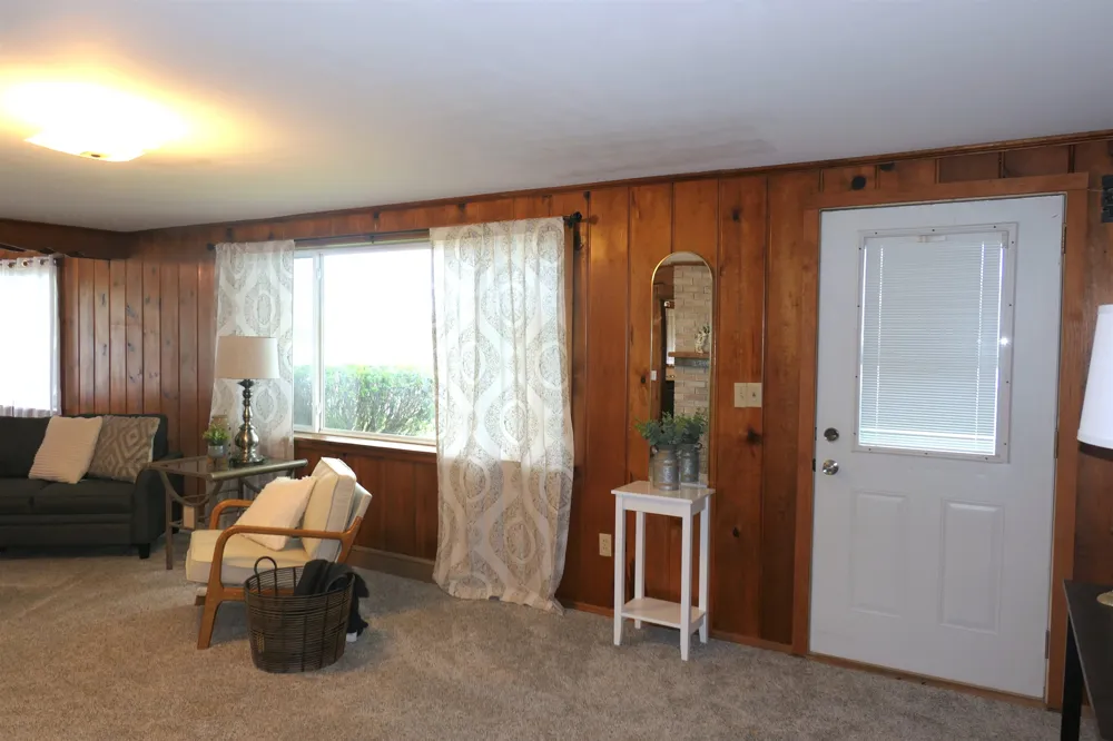 135 Riverside Drive Alma City, MI 48801
