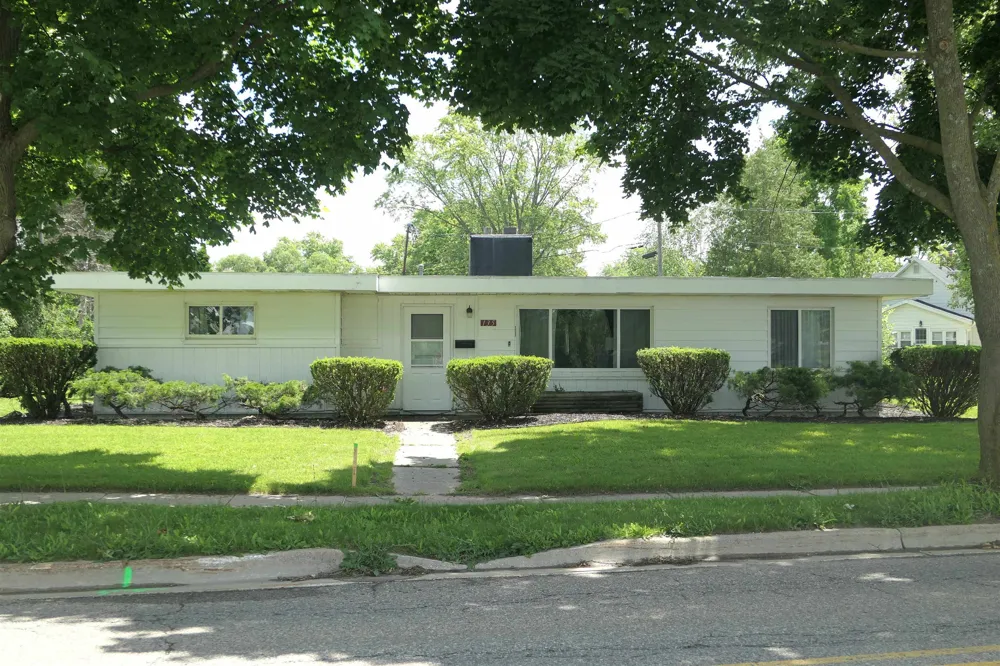 135 Riverside Drive Alma City, MI 48801