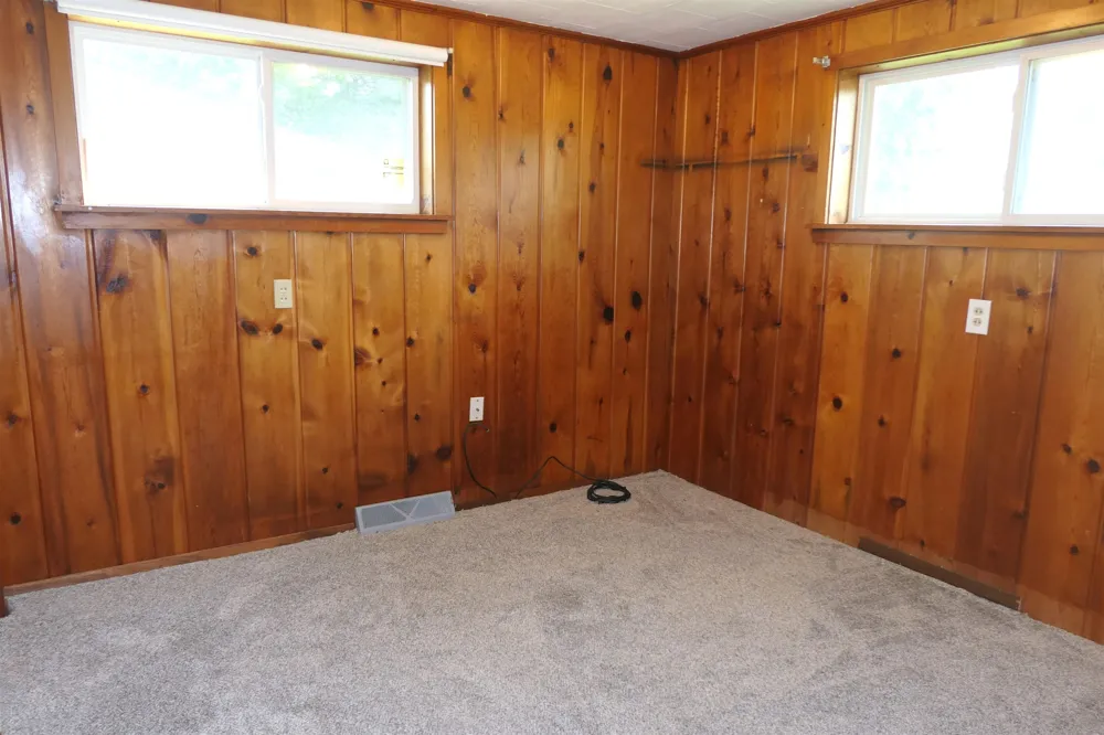 135 Riverside Drive Alma City, MI 48801