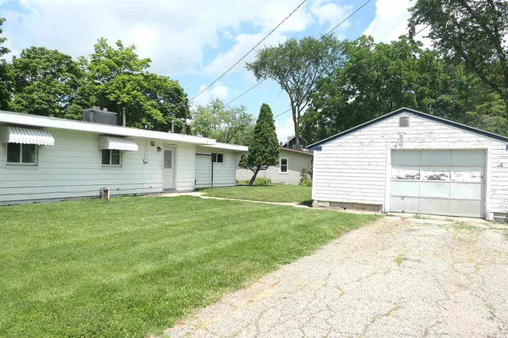 135 Riverside Drive Alma City, MI 48801