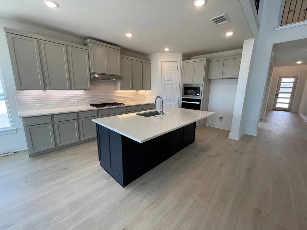 19501 Janke Cove Pflugerville, TX 78660