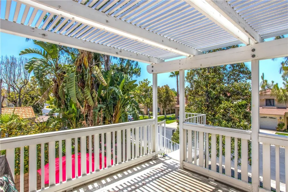 1125 Via Nice Redlands, CA 92374