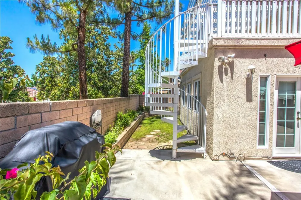 1125 Via Nice Redlands, CA 92374