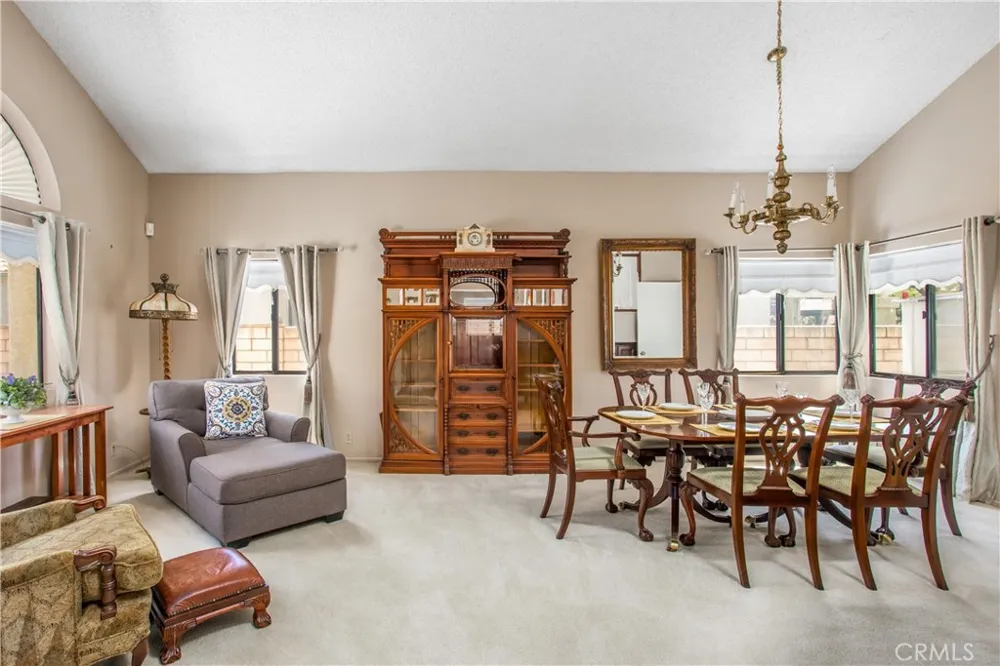 1125 Via Nice Redlands, CA 92374