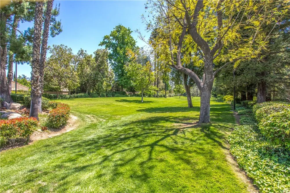 1125 Via Nice Redlands, CA 92374