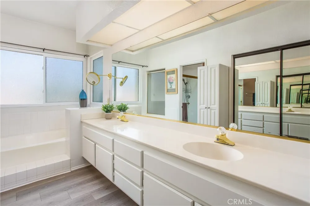 1125 Via Nice Redlands, CA 92374