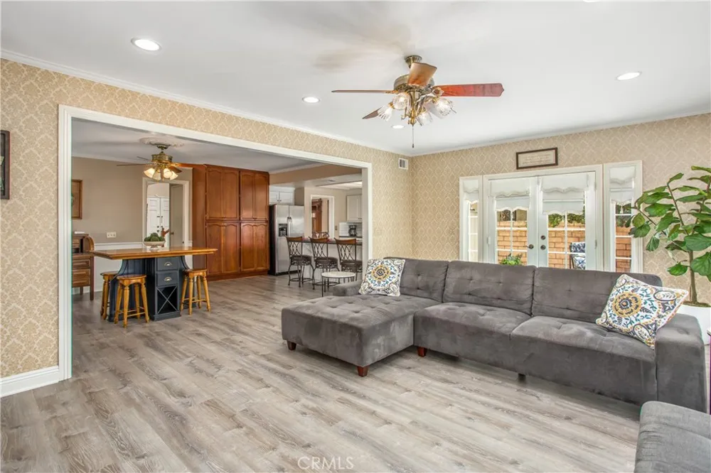 1125 Via Nice Redlands, CA 92374