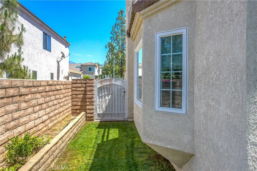 1125 Via Nice Redlands, CA 92374