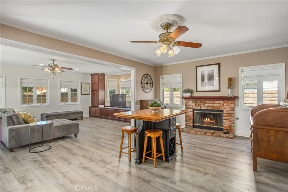 1125 Via Nice Redlands, CA 92374