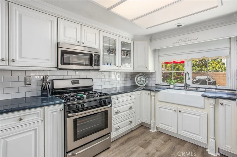 1125 Via Nice Redlands, CA 92374