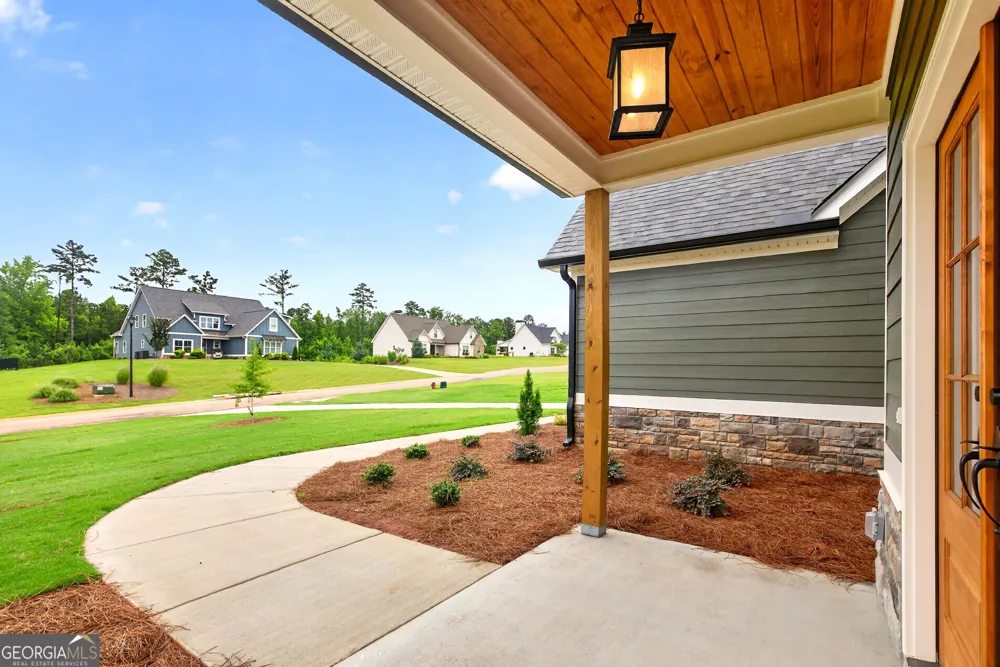 88 Conner LN Williamson, GA 30292