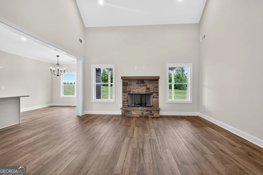 88 Conner LN Williamson, GA 30292