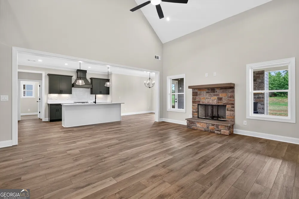 88 Conner LN Williamson, GA 30292