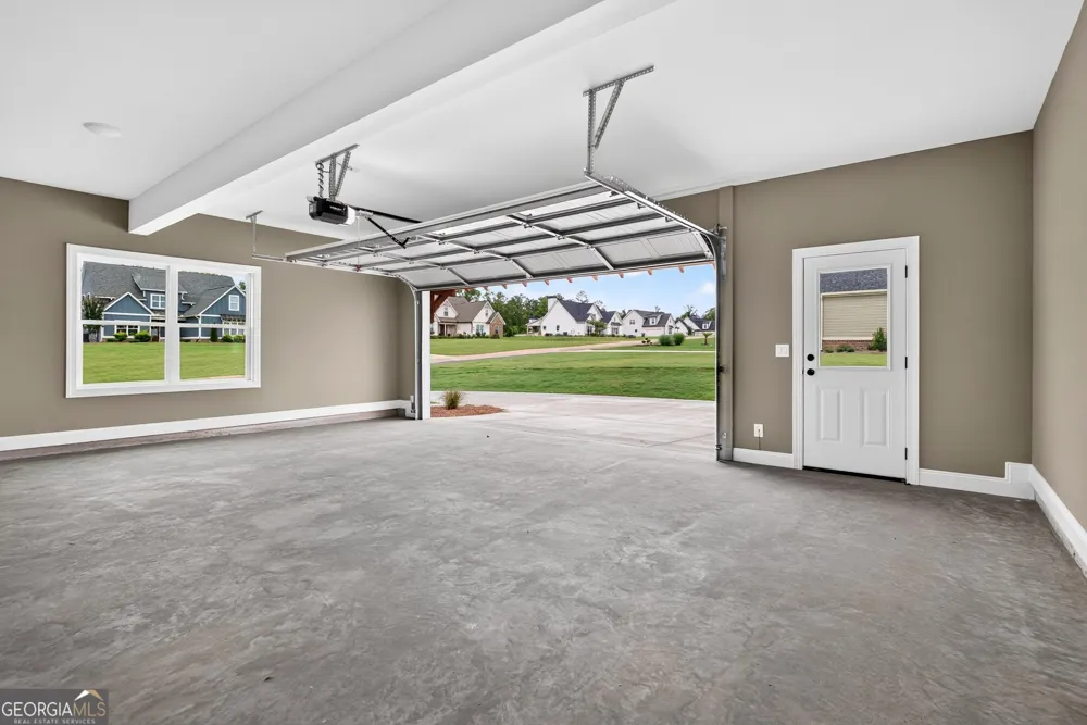 88 Conner LN Williamson, GA 30292