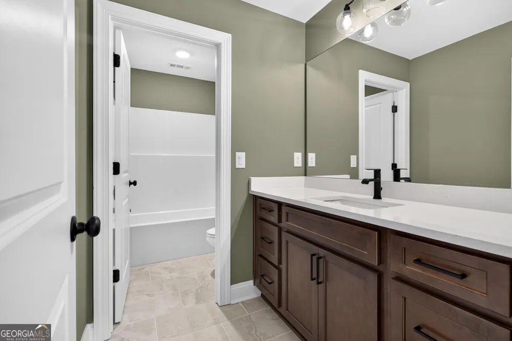 88 Conner LN Williamson, GA 30292