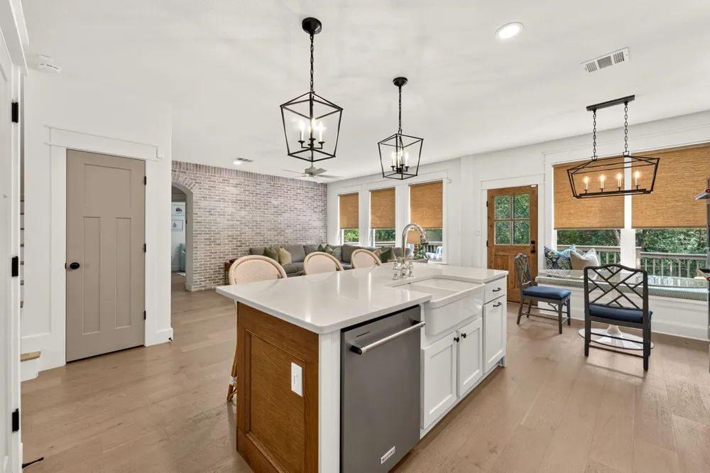 12816 Majestic Oaks Drive Austin, TX 78732