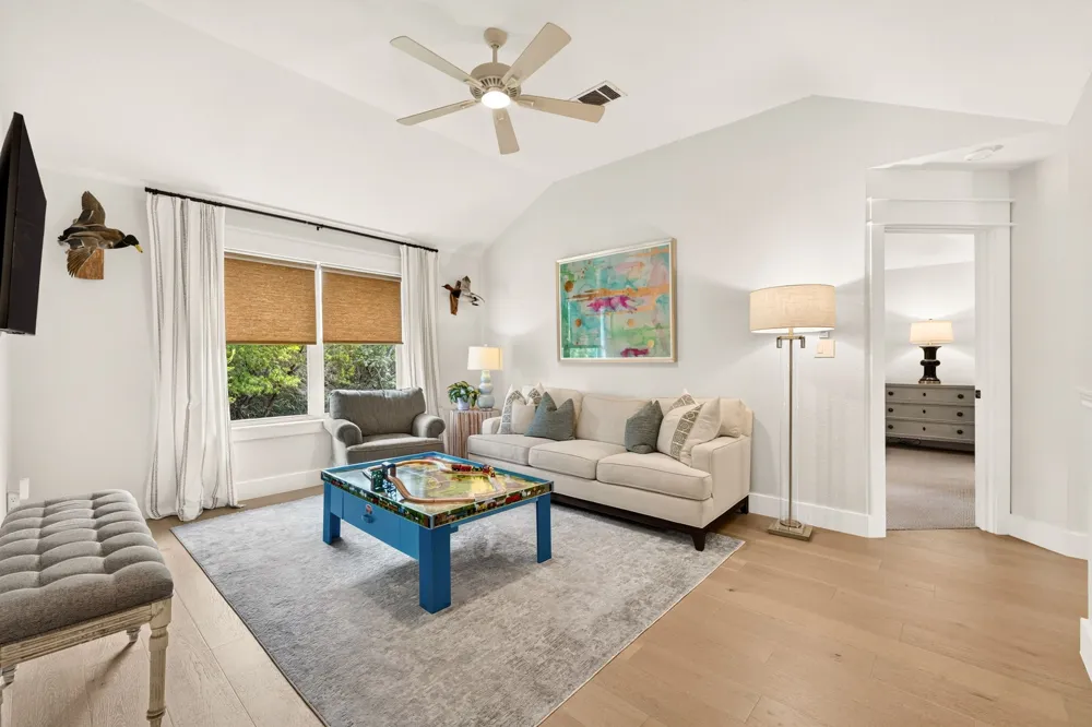 12816 Majestic Oaks Drive Austin, TX 78732
