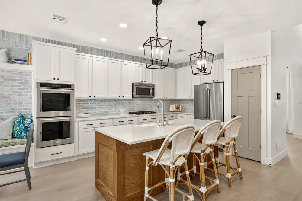 12816 Majestic Oaks Drive Austin, TX 78732