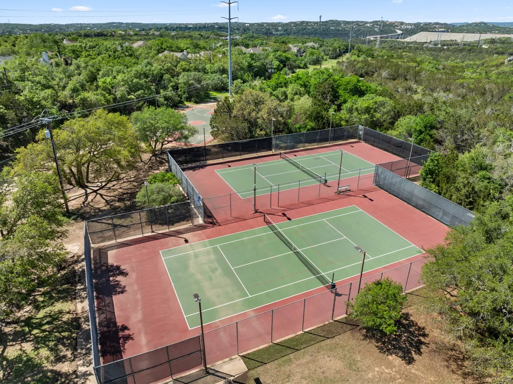 12816 Majestic Oaks Drive Austin, TX 78732
