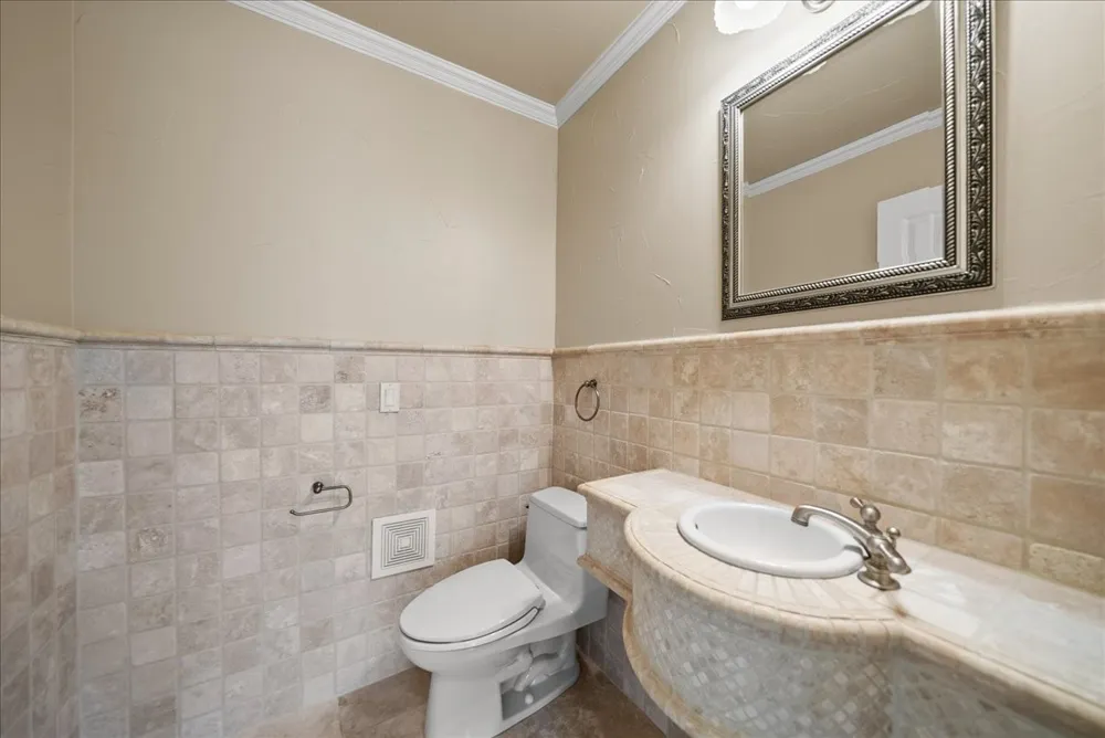 900 Amethyst Drive Oak Point, TX 75068