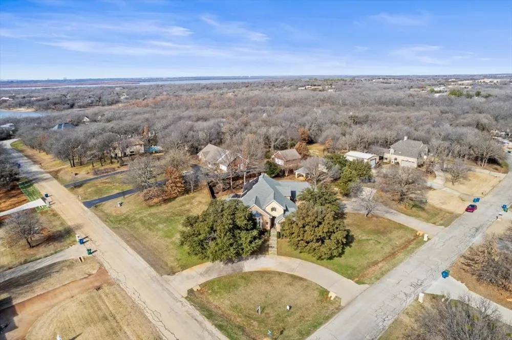 900 Amethyst Drive Oak Point, TX 75068